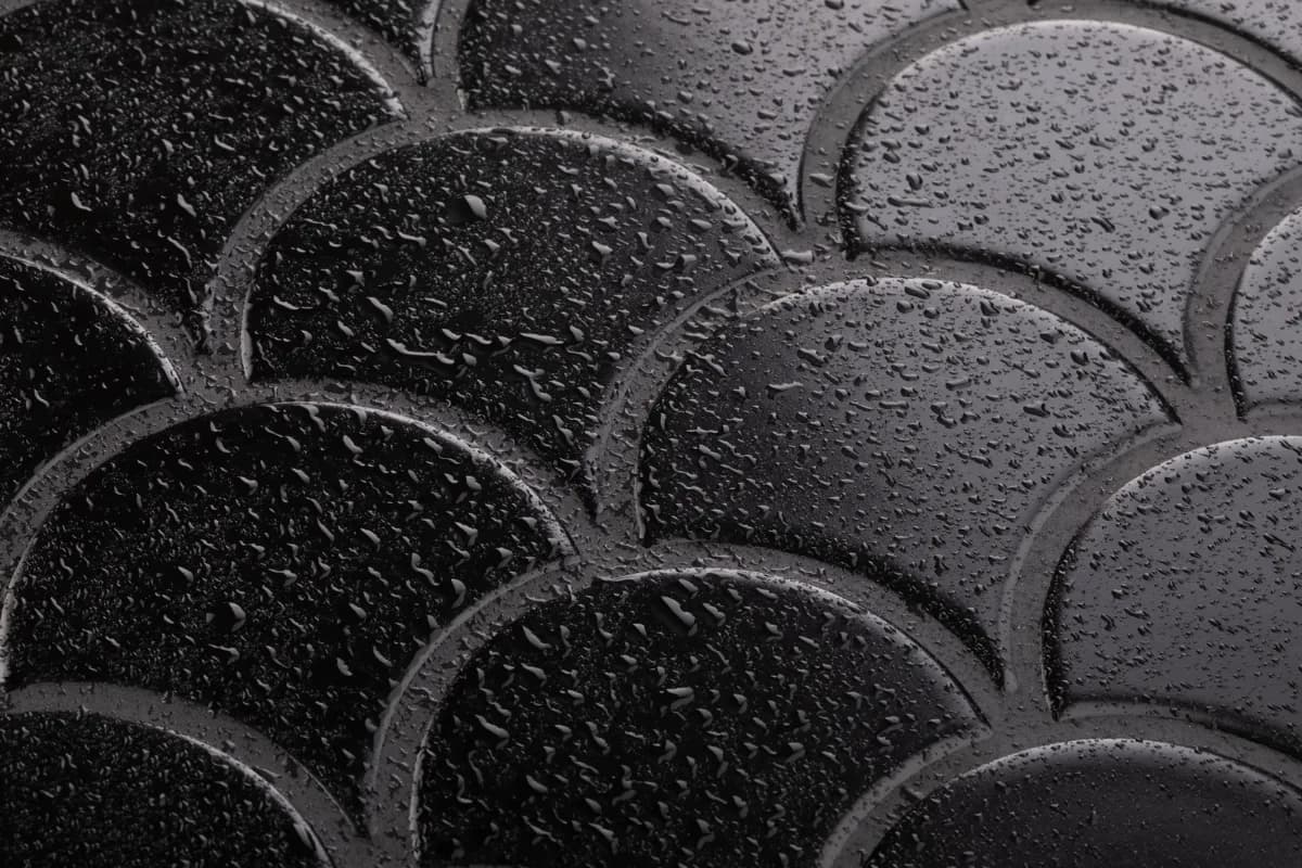 Skuteczne sposoby na to, czym wyczyścić kafelki na podłodze bez smug