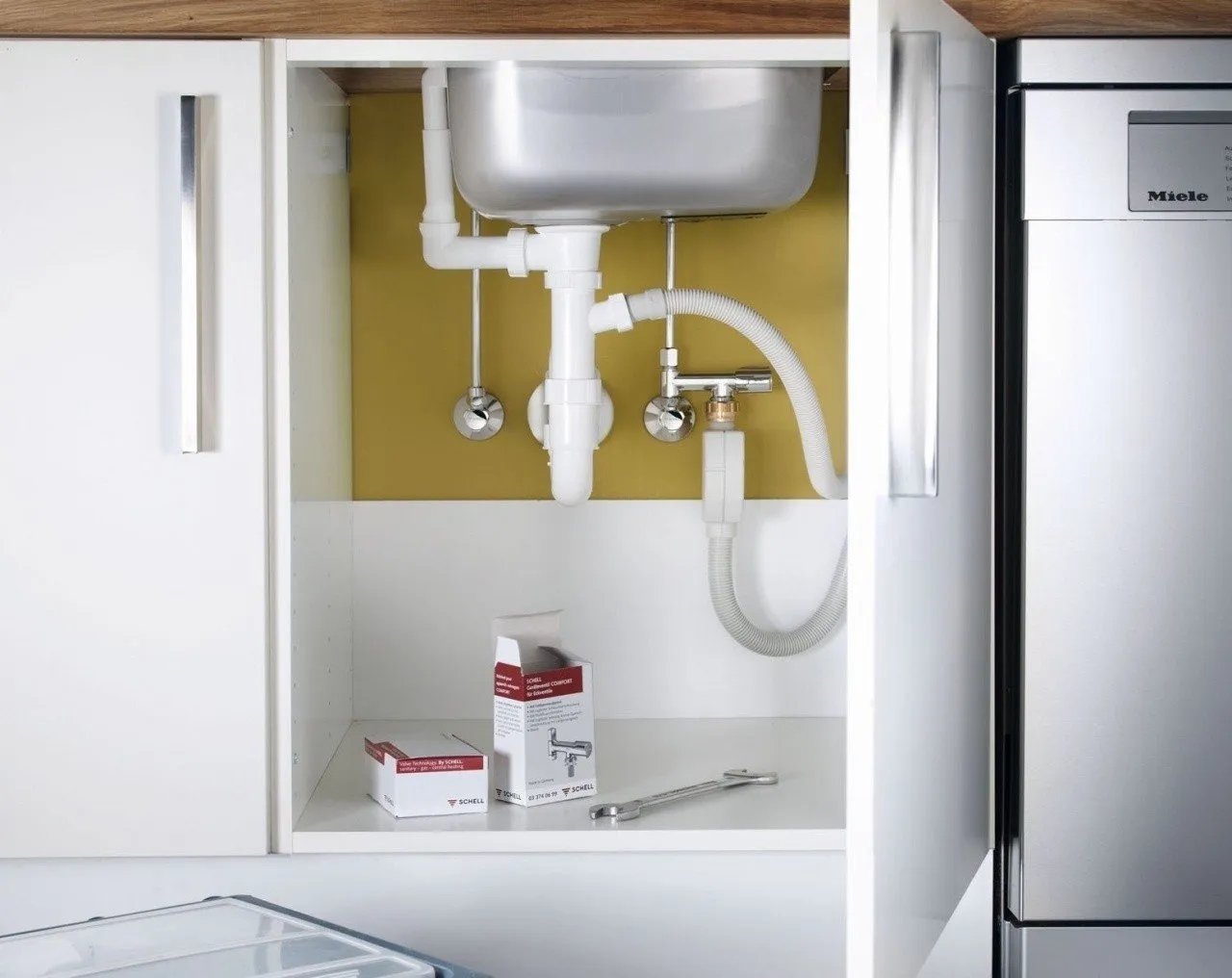 Jak podłączyć zmywarkę do kranu bez problemów i wycieków