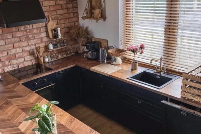 Jak urządzić kuchnię na poddaszu - praktyczne porady i błędy do uniknięcia