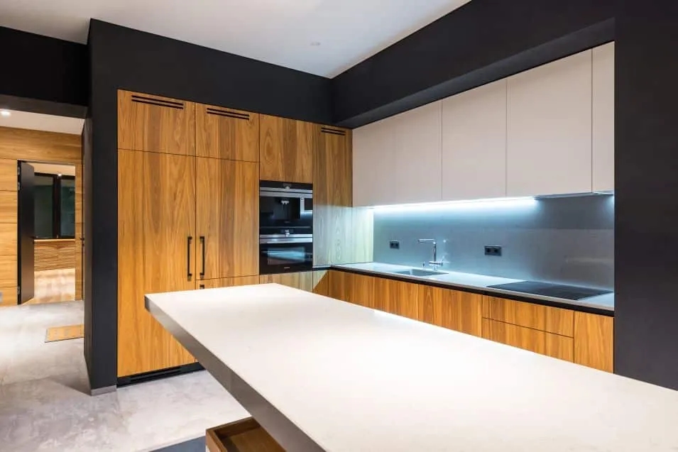 Jak zagospodarować półwysep w kuchni, aby zyskać więcej przestrzeni?