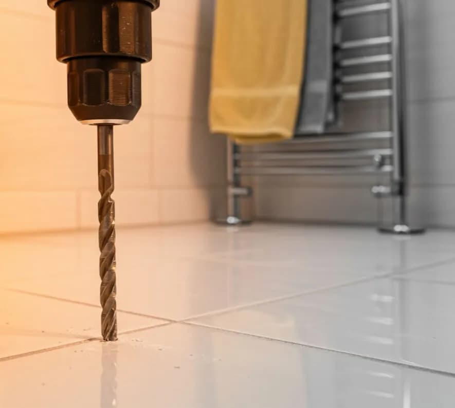 Jakim wiertłem wiercić w kafelkach, aby uniknąć uszkodzeń?