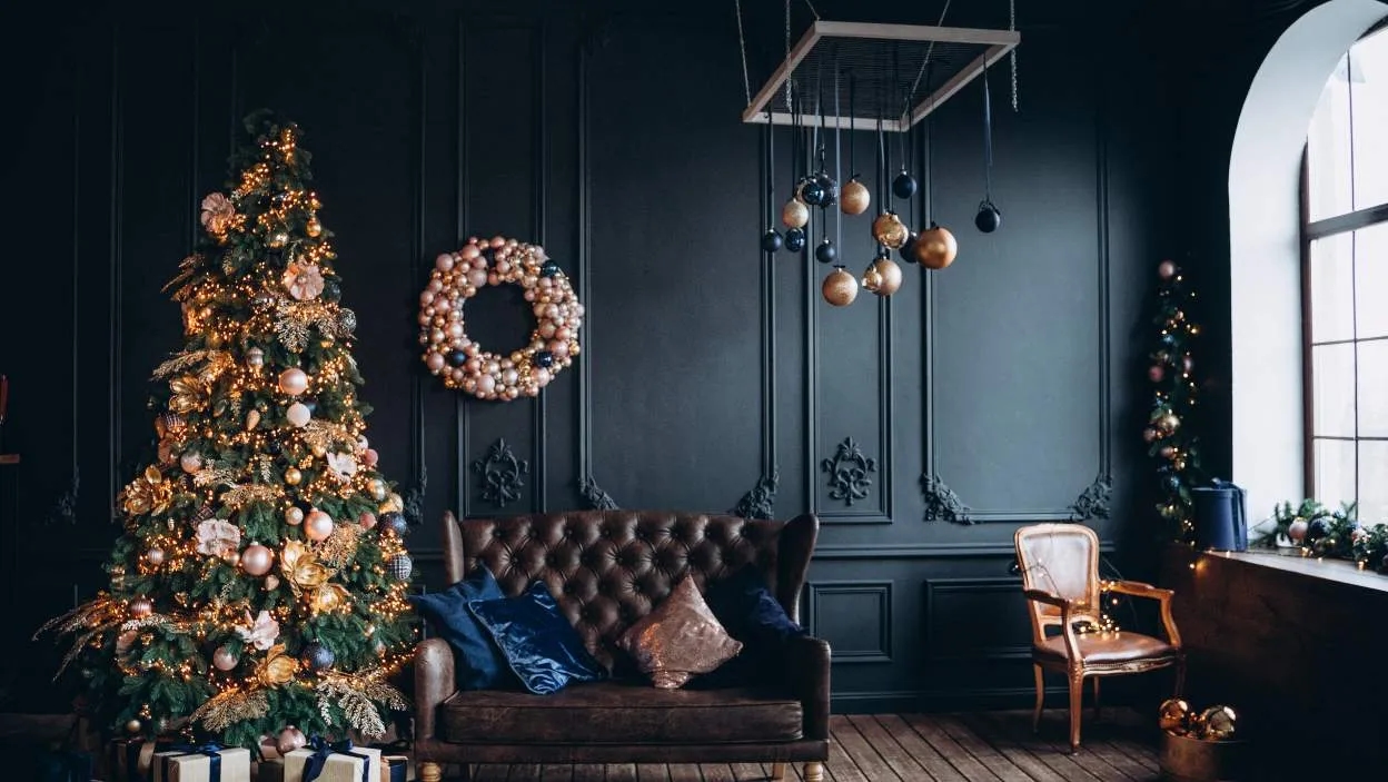 Jak ozdobić żyrandol na święta, by stworzyć magiczną atmosferę w domu