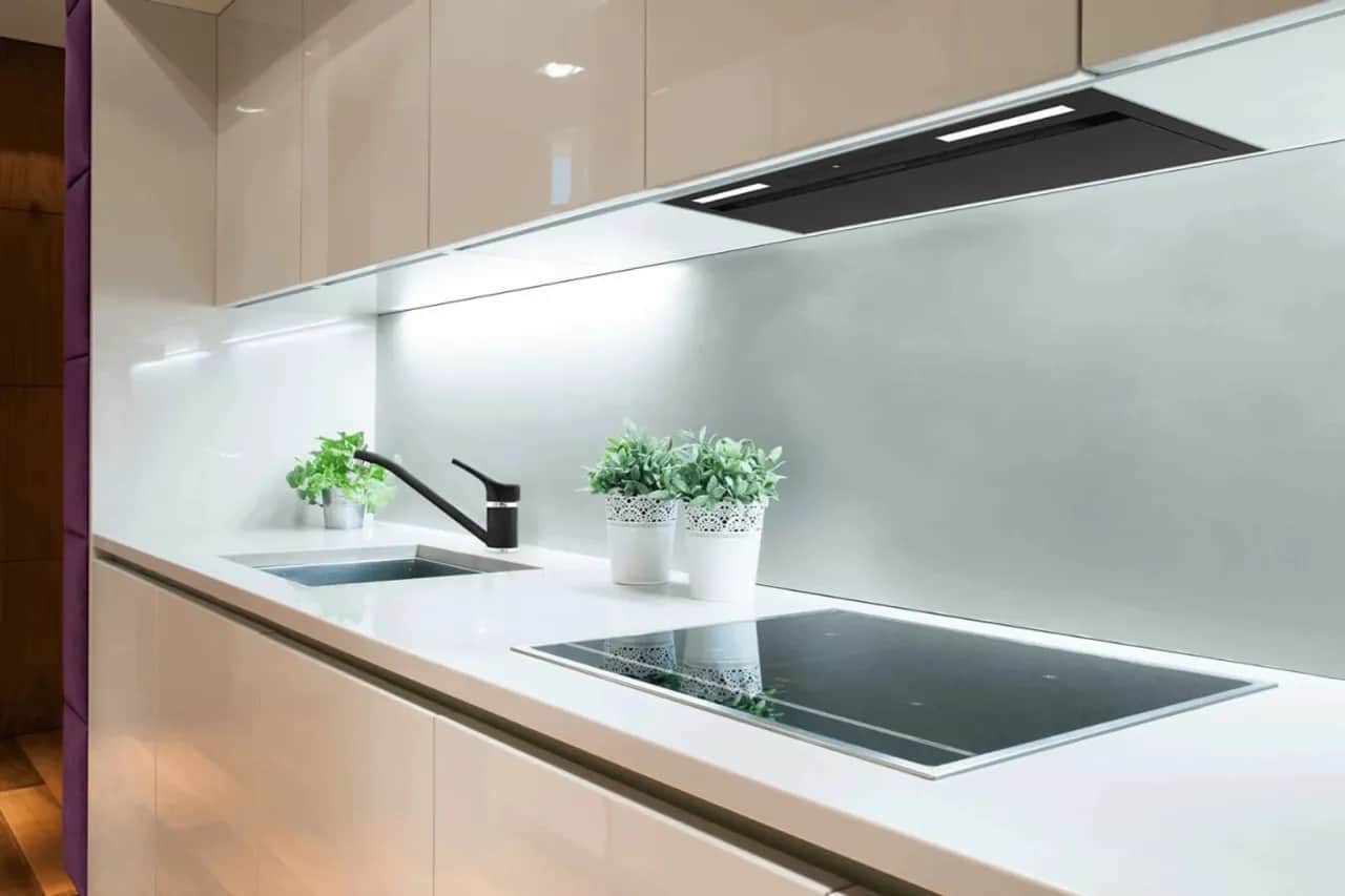 Na jakiej wysokości pochłaniacz w kuchni dla najlepszej efektywności?