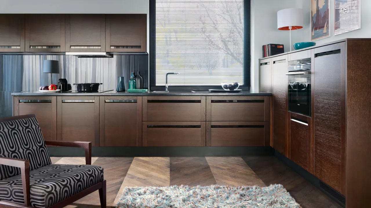 Jak zabudować okno w kuchni, by zwiększyć funkcjonalność i styl