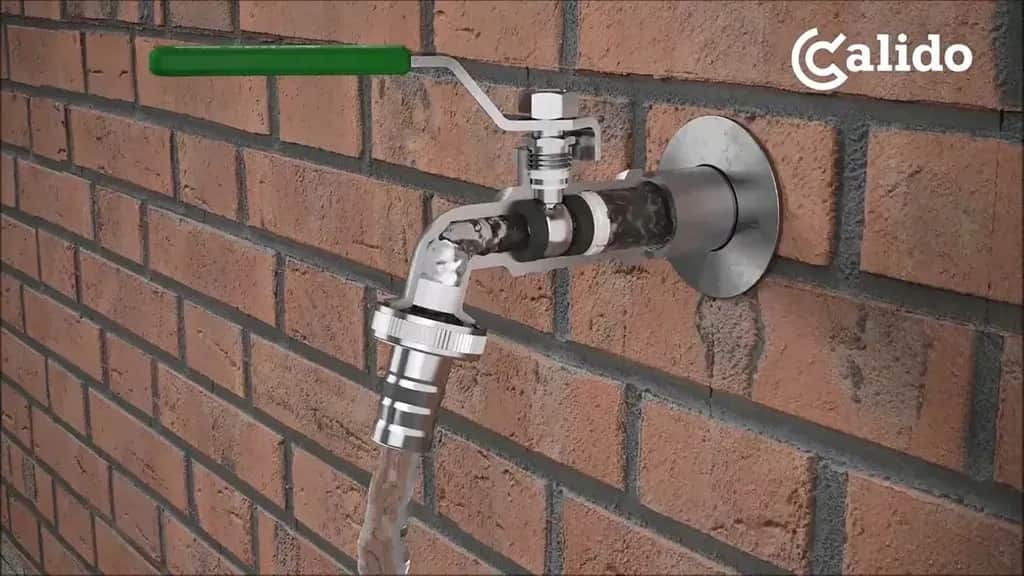 Jak zrobić kran ogrodowy – proste kroki, aby uniknąć problemów z wodą