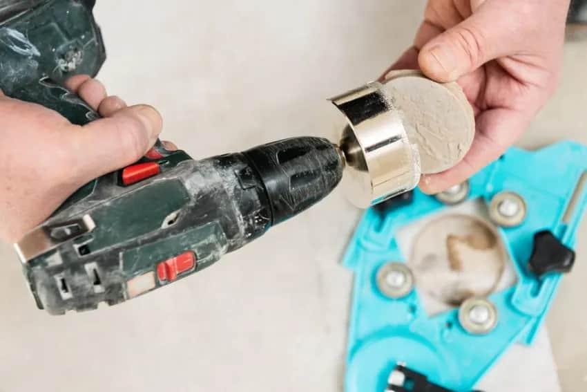 Jak wiercić w kafelkach bez pęknięć? Sprawdzone techniki i narzędzia