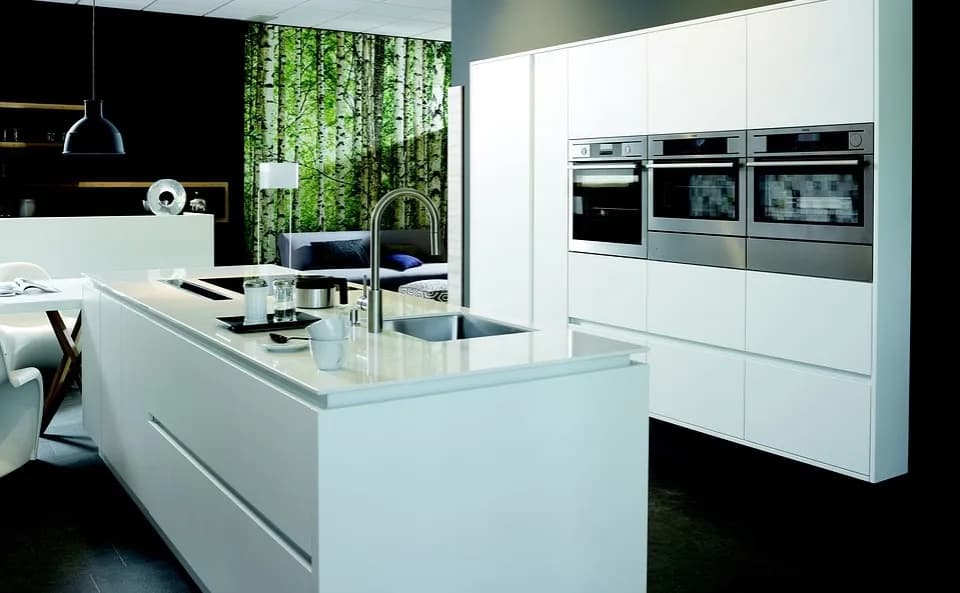 Ile kosztuje wyposażenie kuchni? Sprawdź, jak uniknąć wysokich wydatków