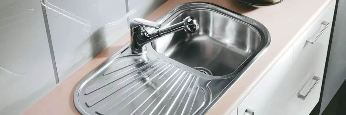 Jak zamontować kran w kuchni - uniknij najczęstszych błędów montażu