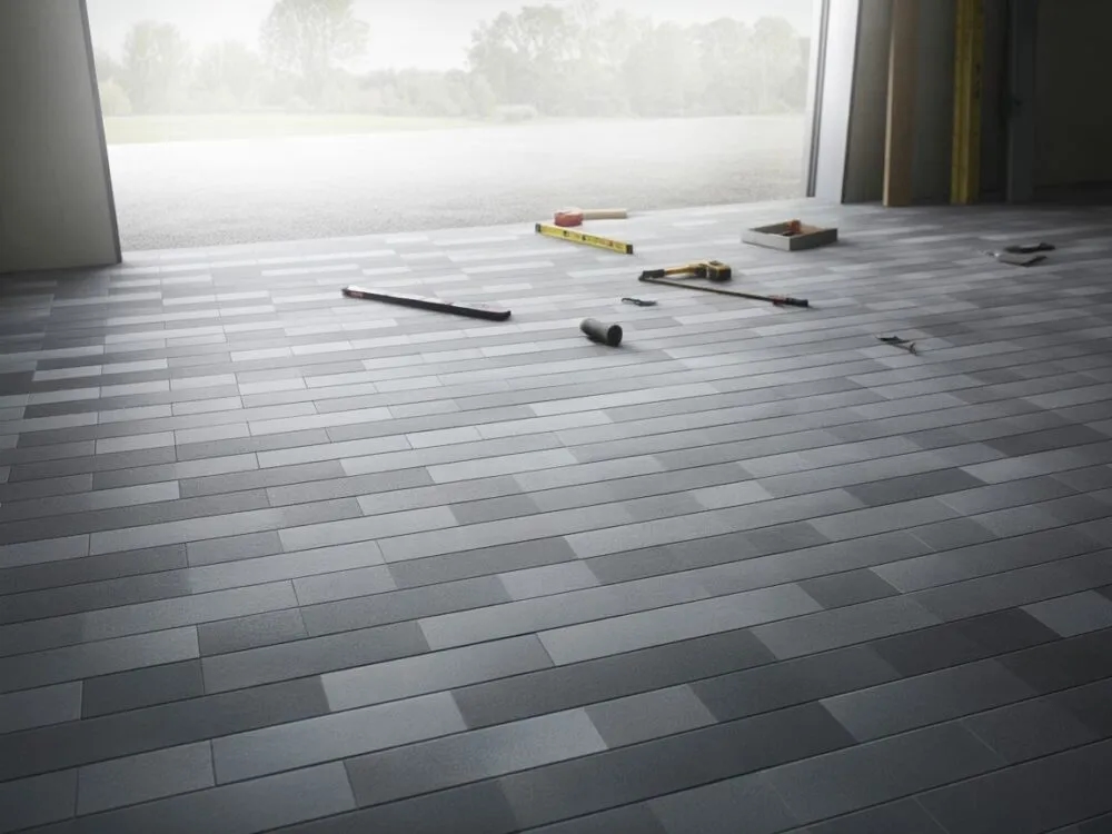 Jak położyć kafelki - uniknij najczęstszych błędów w układaniu