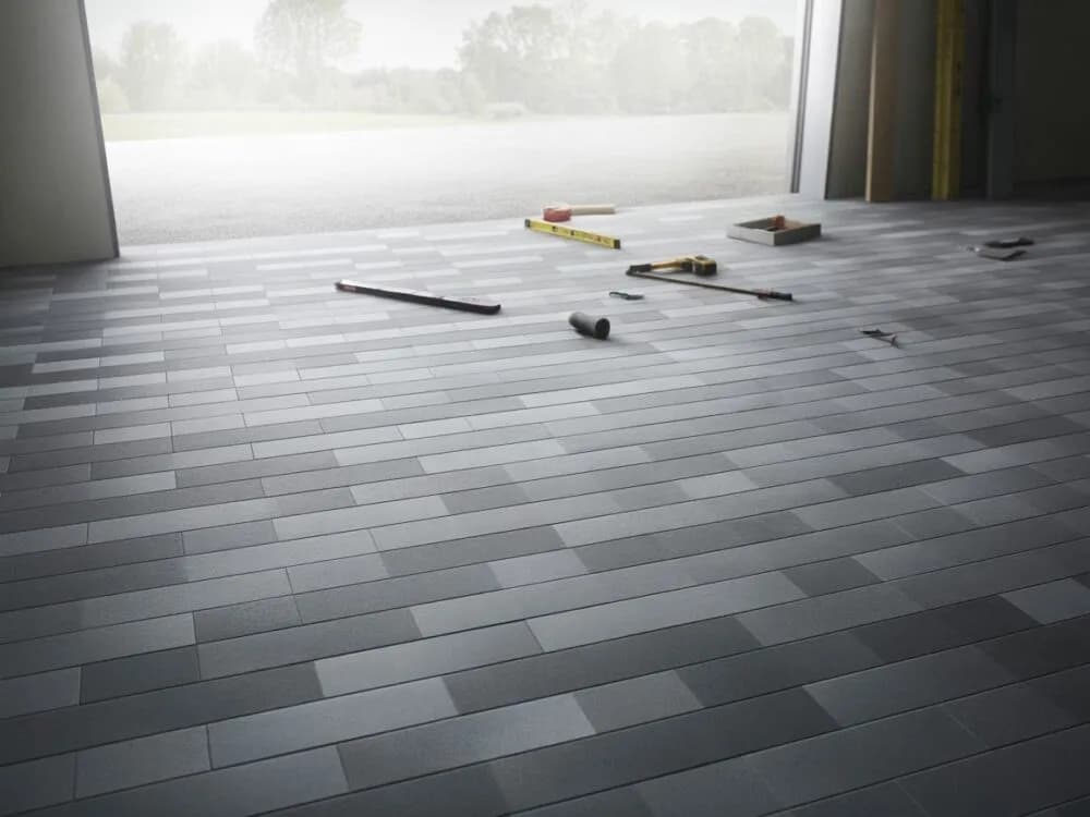 Jak położyć kafelki - uniknij najczęstszych błędów w układaniu