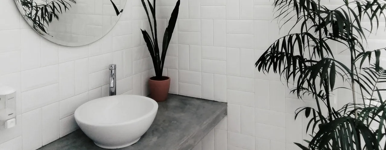 Jak pomalować glazurę - proste kroki do trwałego i pięknego efektu