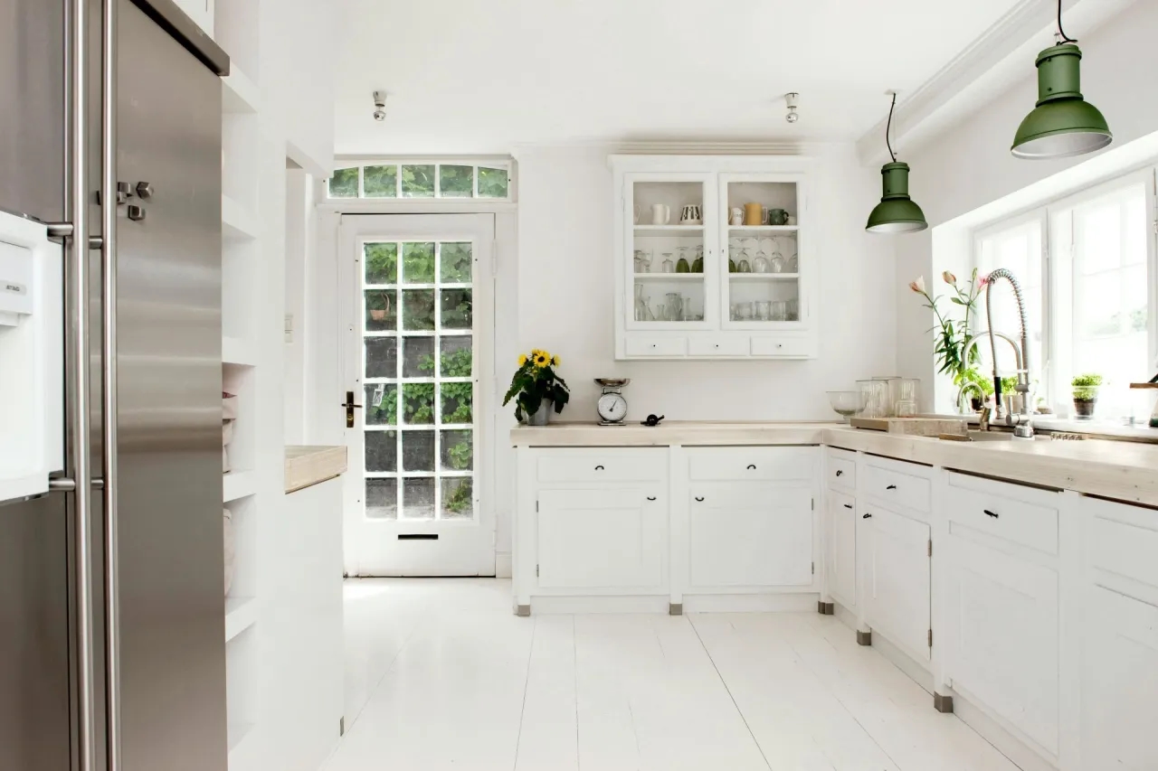 Jak zmienić kuchnię tanim kosztem i zaoszczędzić na remoncie