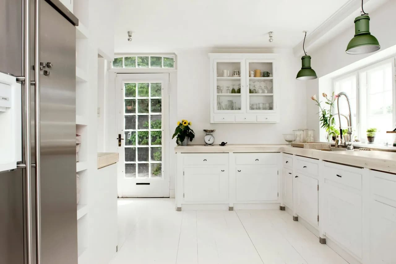 Jak zmienić kuchnię tanim kosztem i zaoszczędzić na remoncie