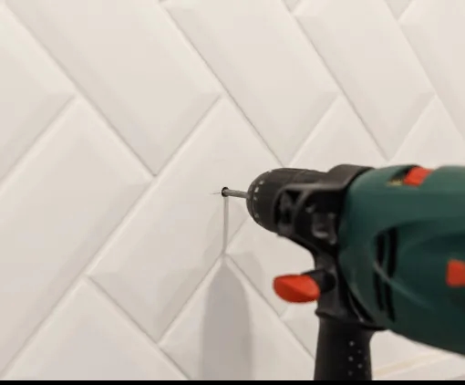 Jakie wiertło do kafelek wybrać, by uniknąć uszkodzeń płytek?